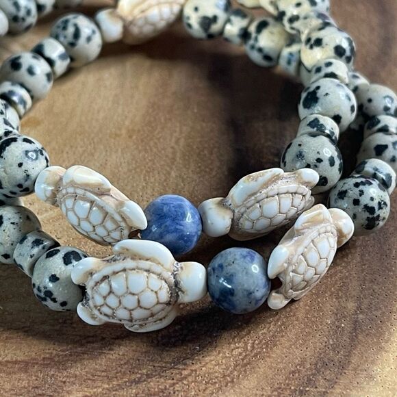 Sea turtle blue dot stone Dalmatian jasper stretch bracelet crystal beaded - Picture 1 of 6